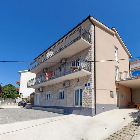 Apartment 17894d *